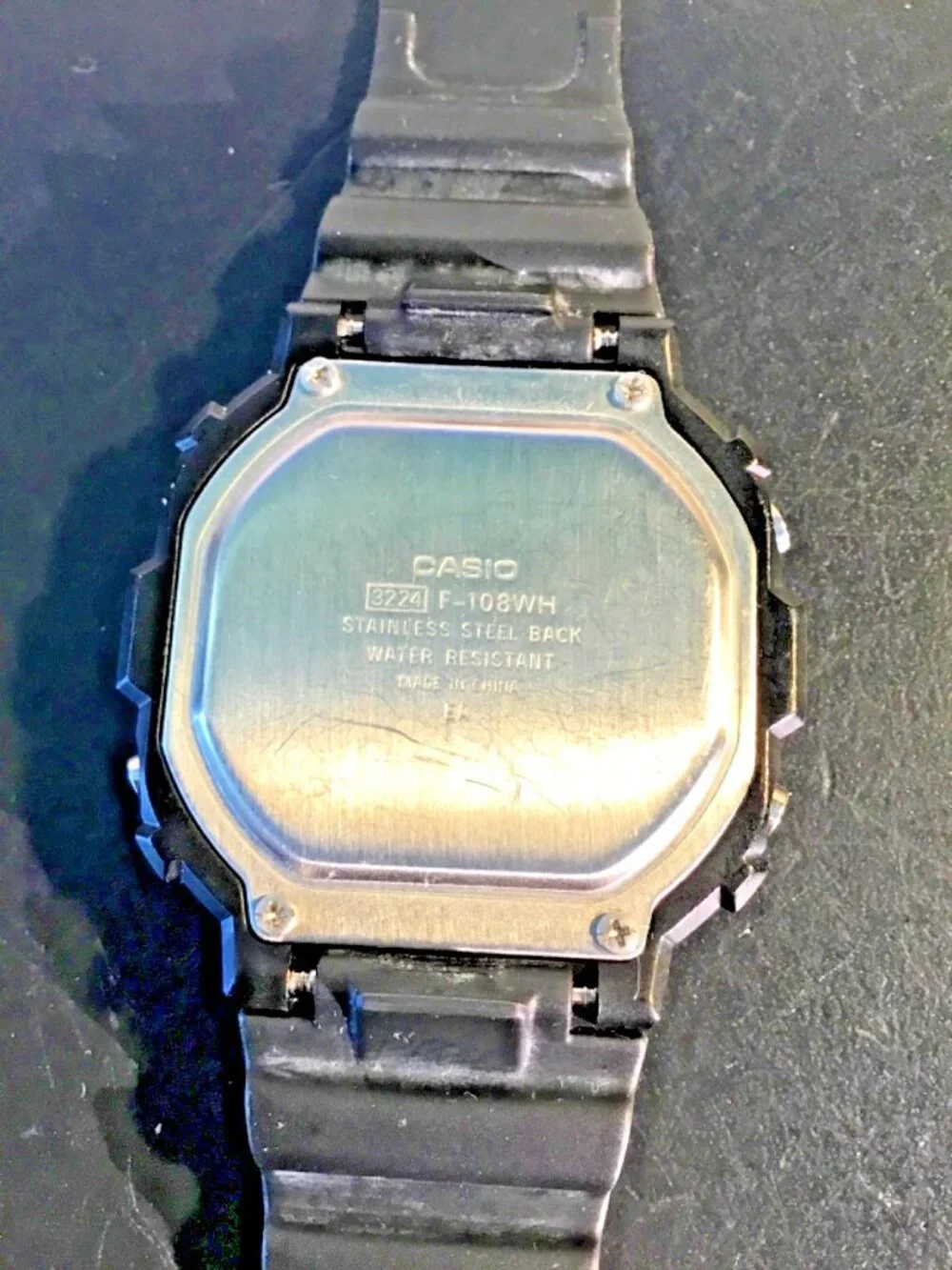 Casio f‑108wh digital